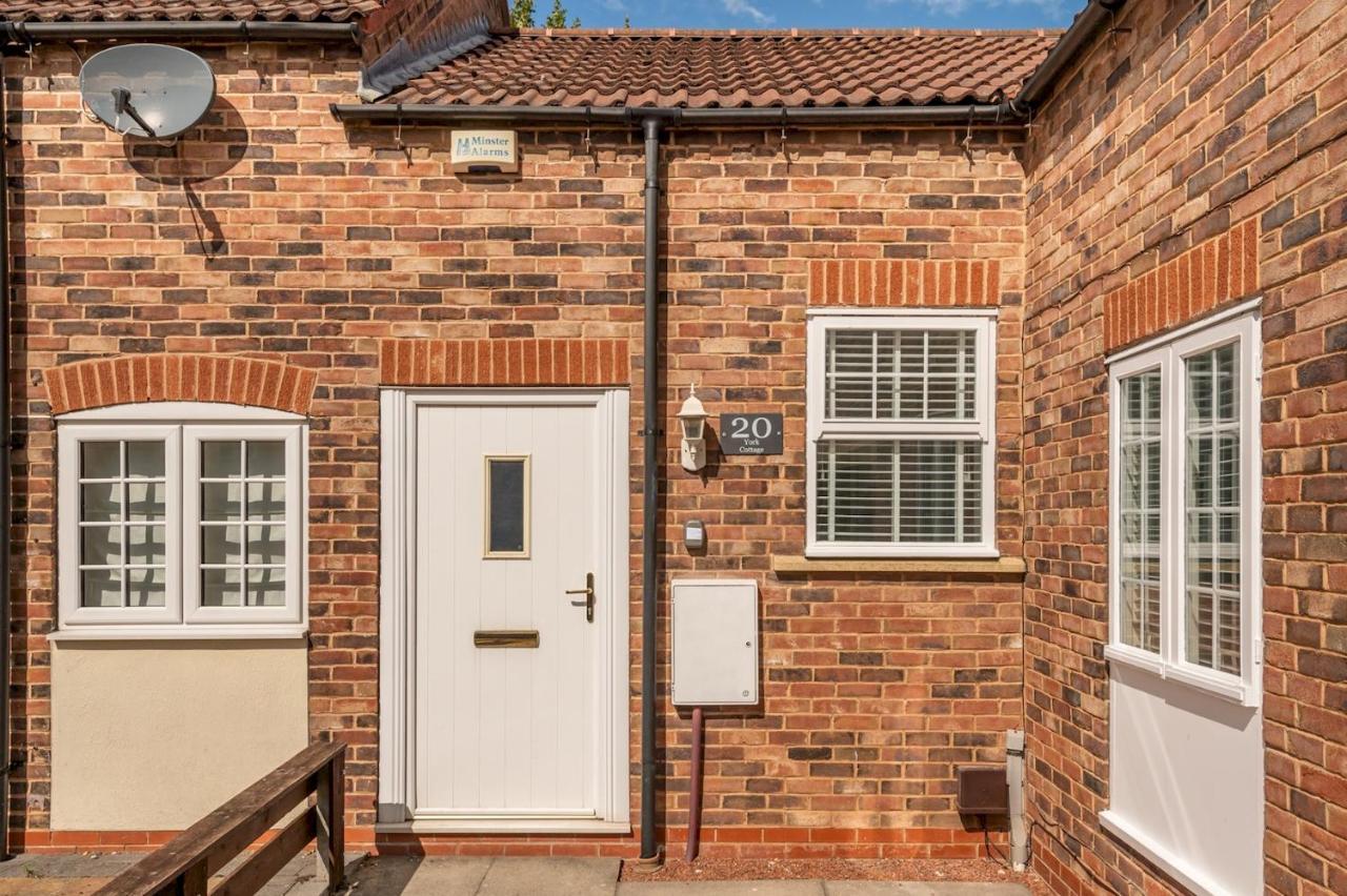 Pass The Keys Charming Cottage Near Clifton Moor York Exterior photo